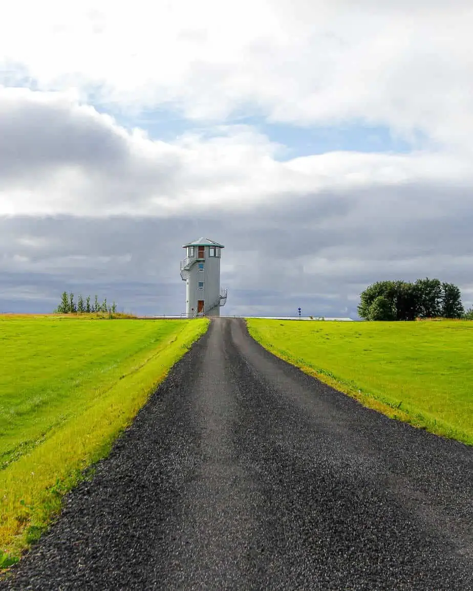 klettar tower main photo road iceland