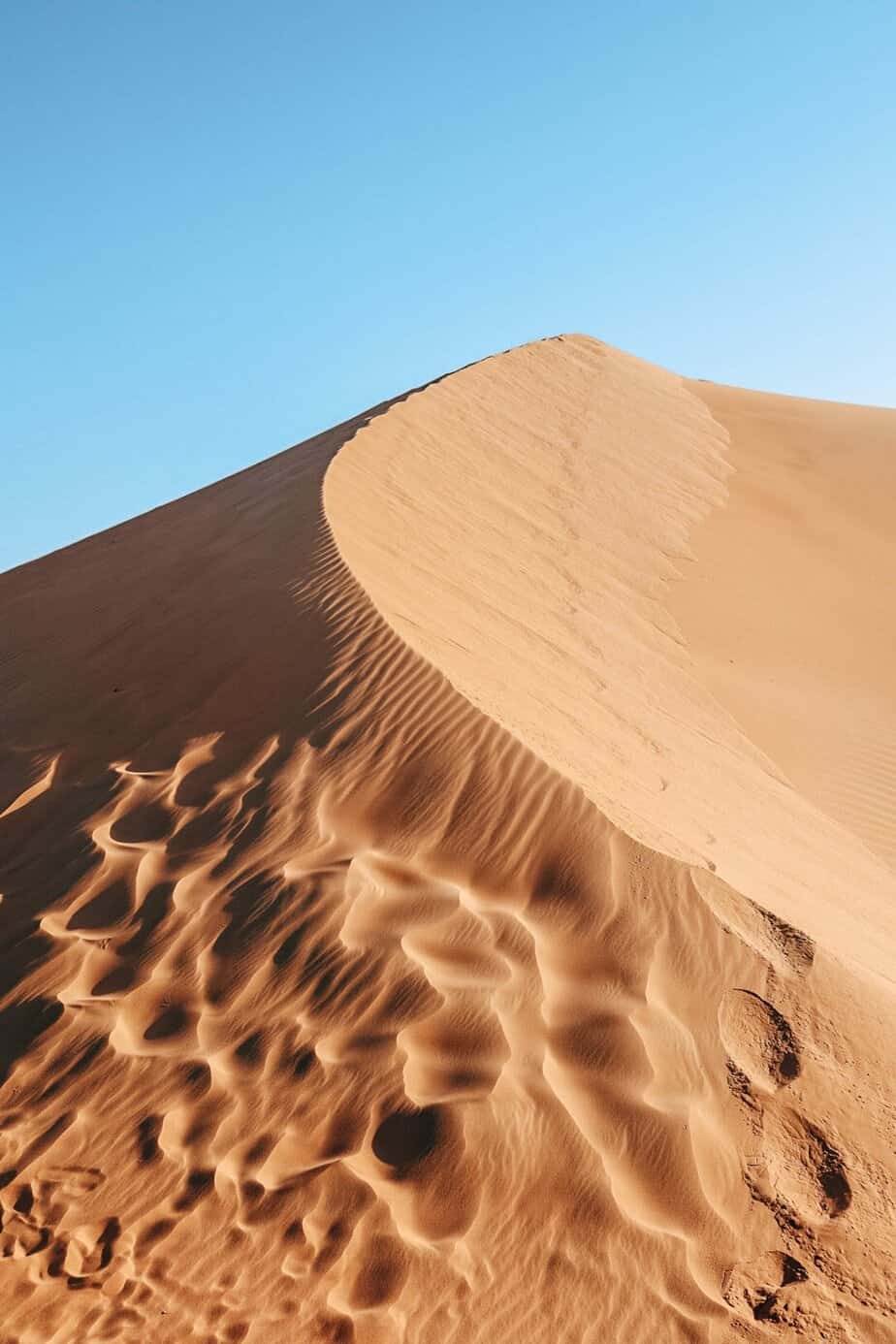 Qasr Al Sarab Resort by Anantara's is nestled amid sand dunes in the Rubi Al Khali desert, also known as the Empty Quarter.